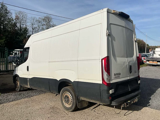 Iveco daily 35s17 bestelwagen - afbeelding 24 van  30