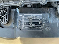 Iveco daily 35s18 hi-matic bedrijfswagen met open laadbak en batterij gekoppeld aan zonnepaneel - afbeelding 6 van  32
