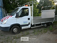Iveco daily lichte vrachtwagen met dhollandia laadklep - afbeelding 15 van  21