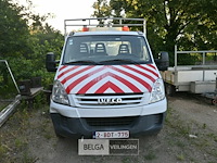 Iveco daily lichte vrachtwagen met dhollandia laadklep - afbeelding 2 van  21
