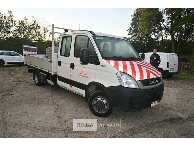 Iveco daily lichte vrachtwagen met kipbak - afbeelding 1 van  26