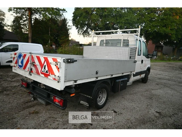 Iveco daily lichte vrachtwagen met kipbak - afbeelding 13 van  26