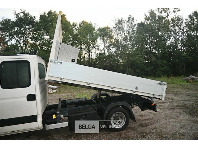 Iveco daily lichte vrachtwagen met kipbak - afbeelding 21 van  26