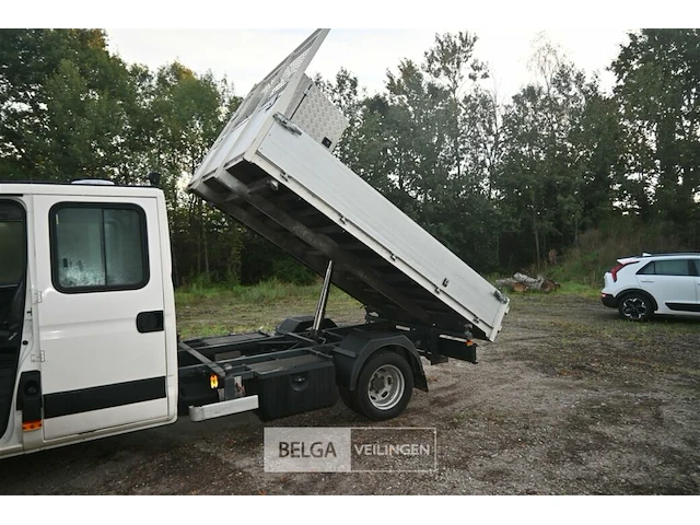 Iveco daily lichte vrachtwagen met kipbak - afbeelding 24 van  26