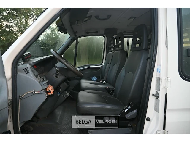 Iveco daily lichte vrachtwagen met kipbak - afbeelding 3 van  26