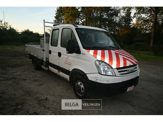 Iveco daily lichte vrachtwagen met kipbak - afbeelding 1 van  26