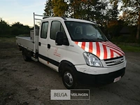 Iveco daily lichte vrachtwagen met kipbak