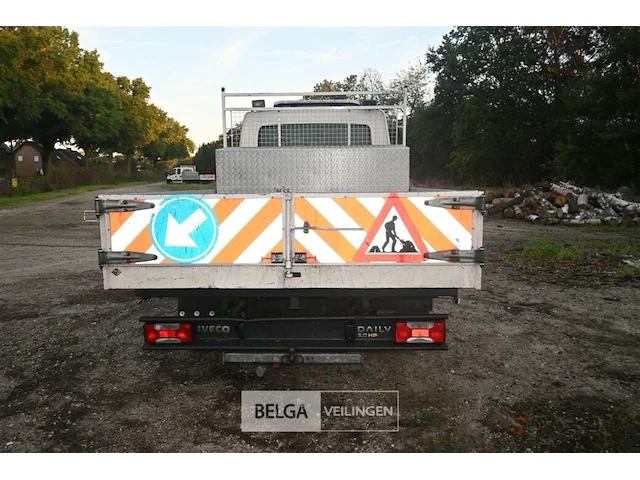 Iveco daily lichte vrachtwagen met kipbak - afbeelding 14 van  26