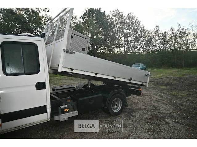 Iveco daily lichte vrachtwagen met kipbak - afbeelding 21 van  26