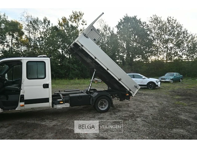 Iveco daily lichte vrachtwagen met kipbak - afbeelding 22 van  26