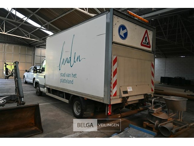 Iveco daily lichte vrachtwagen met laadklep - afbeelding 2 van  17