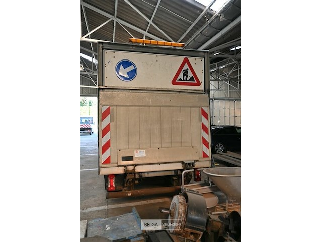 Iveco daily lichte vrachtwagen met laadklep - afbeelding 3 van  17