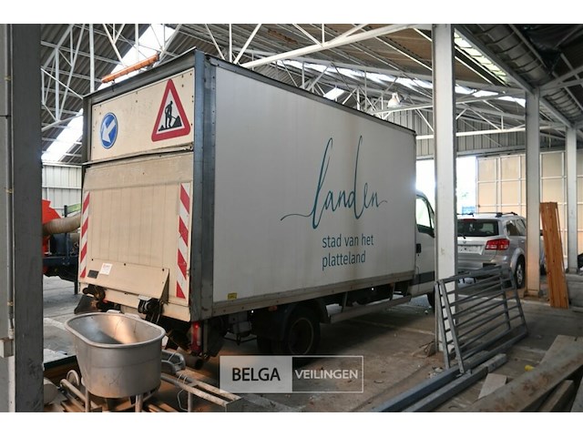 Iveco daily lichte vrachtwagen met laadklep - afbeelding 4 van  17