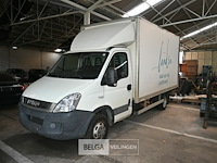 Iveco daily lichte vrachtwagen met laadklep