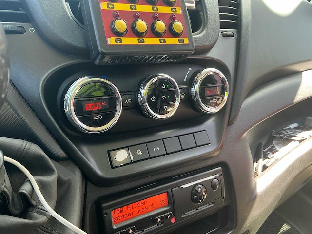 Iveco daily takelwagen - afbeelding 14 van  17