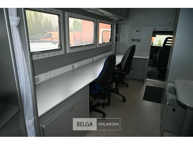 Iveco daily vrachtwagen / bureelwagen - afbeelding 14 van  23