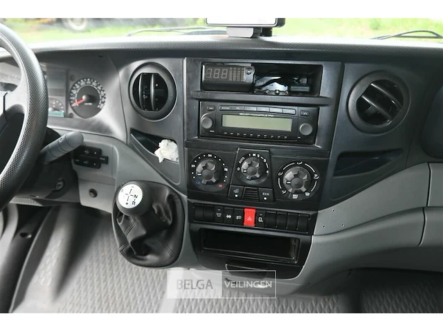 Iveco daily vrachtwagen / bureelwagen - afbeelding 19 van  23