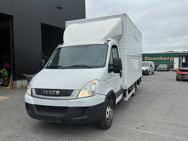 Iveco daily vrachtwagen - afbeelding 1 van  12