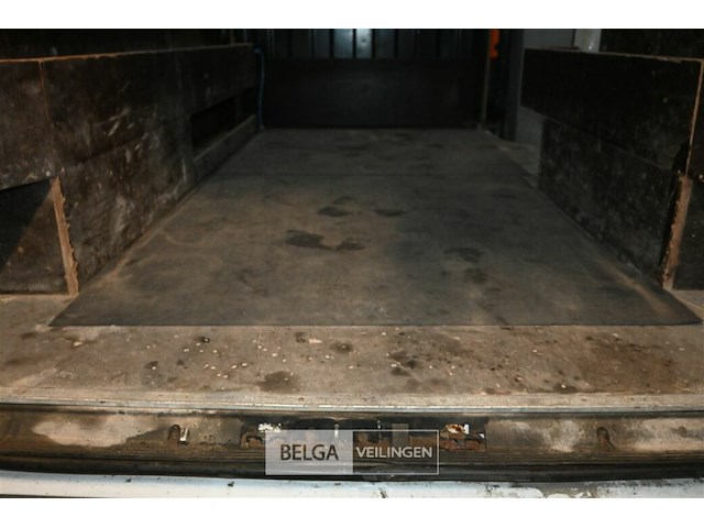 Iveco lichte vrachtwagen - afbeelding 2 van  28