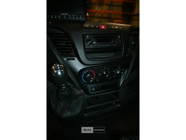 Iveco lichte vrachtwagen - afbeelding 4 van  28