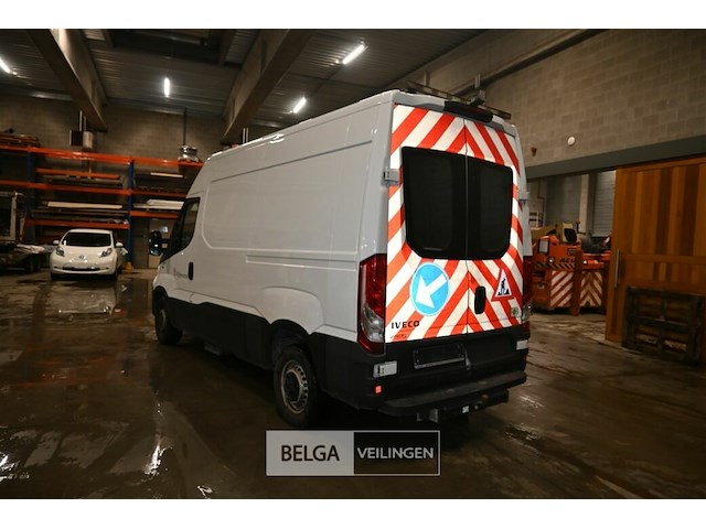Iveco lichte vrachtwagen - afbeelding 17 van  28