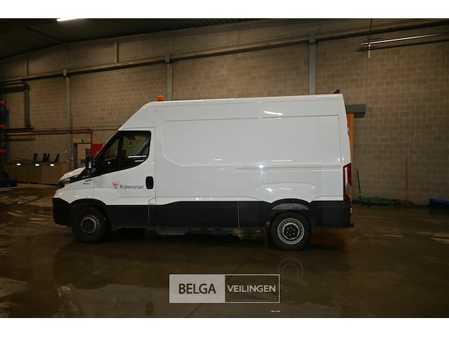 Iveco lichte vrachtwagen - afbeelding 18 van  28