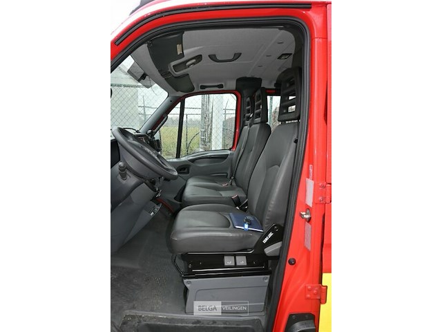 Iveco vrachtwagen voor brandweermateriaal - afbeelding 3 van  27