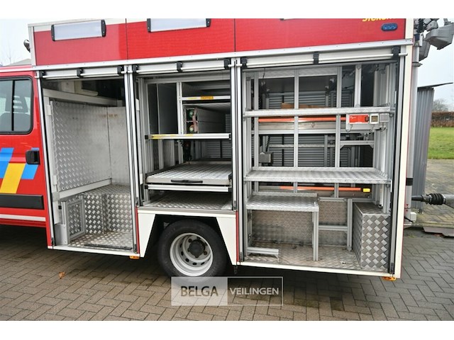 Iveco vrachtwagen voor brandweermateriaal - afbeelding 20 van  27