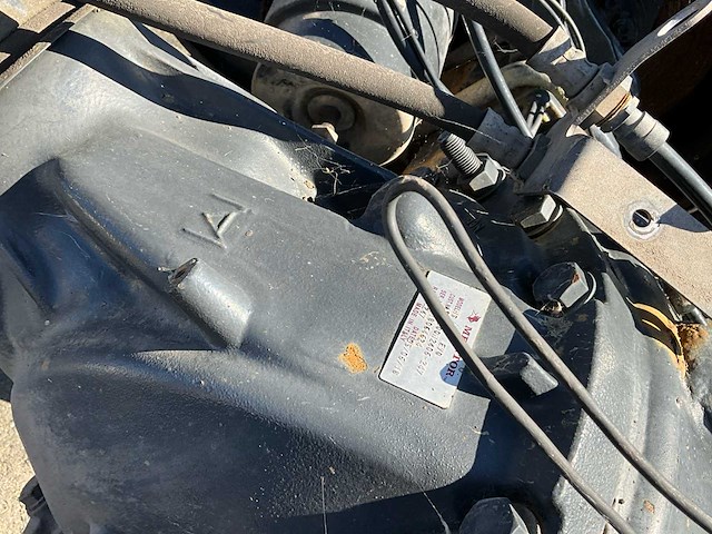 Iveco vrachtwagenas achteraan - afbeelding 5 van  18