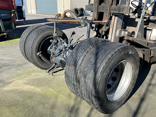 Iveco vrachtwagenas achteraan - afbeelding 1 van  18