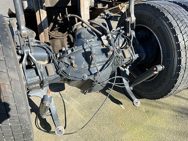 Iveco vrachtwagenas achteraan - afbeelding 14 van  18