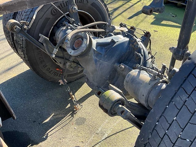 Iveco vrachtwagenas achteraan - afbeelding 18 van  18