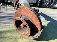 Iveco vrachtwagenas vooraan - afbeelding 3 van  11