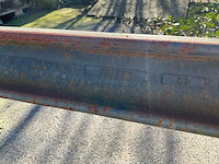 Iveco vrachtwagenas vooraan - afbeelding 4 van  11