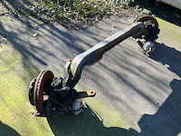 Iveco vrachtwagenas vooraan - afbeelding 1 van  11