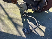 Iveco vrachtwagenas vooraan - afbeelding 1 van  6