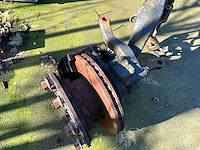 Iveco vrachtwagenas vooraan - afbeelding 5 van  6