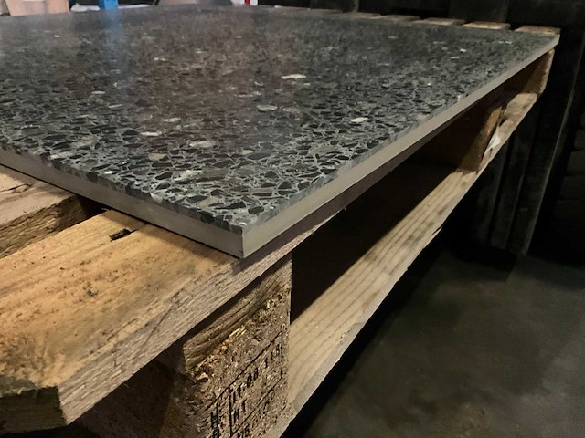 Ivero rom terrazo natuursteen tuintegel (87x) - afbeelding 1 van  4