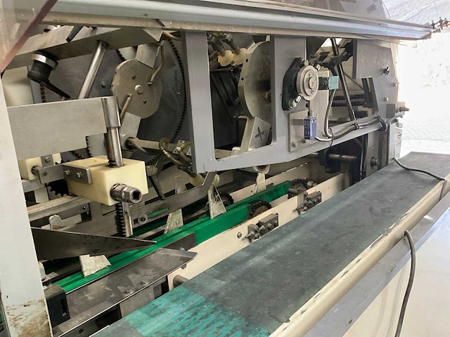 Jacob white r3000 cartoner kartonopzetmachine - afbeelding 31 van  32