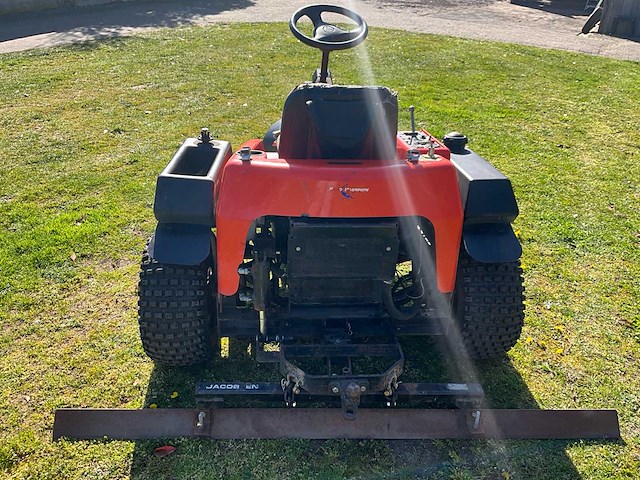 Jacobsen textron pistesleep (3 wielaangedreven) - kubota - afbeelding 17 van  22