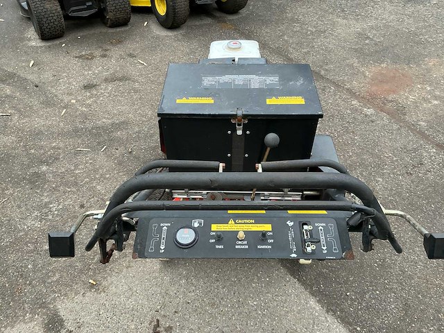 Jacobsen verticuteermachine - afbeelding 9 van  13