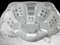 Jacuzzi en buitenspa - vonato - 0 - vrijstaand 7 persoons bad - afbeelding 8 van  12