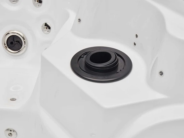 Jacuzzi en buitenspa - vonato - tovario - 0 - 6 persoons met 1 ligplaats - afbeelding 19 van  24