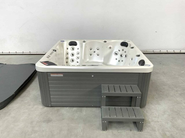 Jacuzzi las vegas 5 personen nieuw - afbeelding 1 van  1