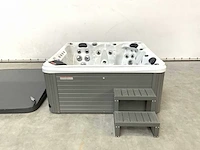Jacuzzi london met nordic insulation 5 personen nieuw