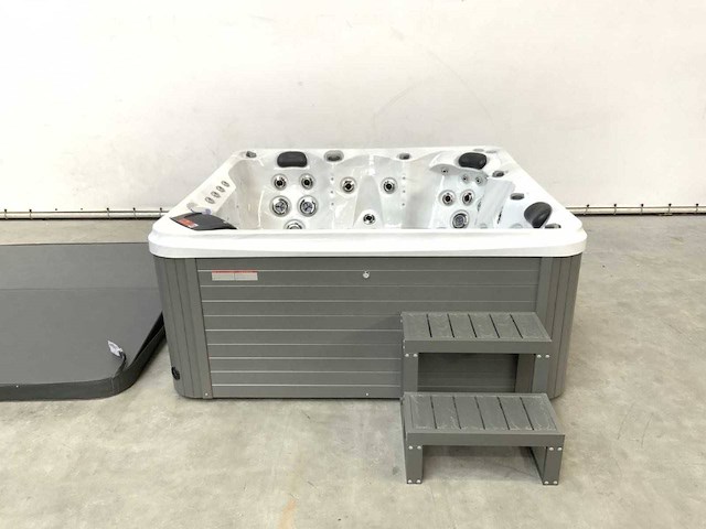Jacuzzi london rte 2000x2000x800mm nieuw met scandinavische isolatie - afbeelding 1 van  1