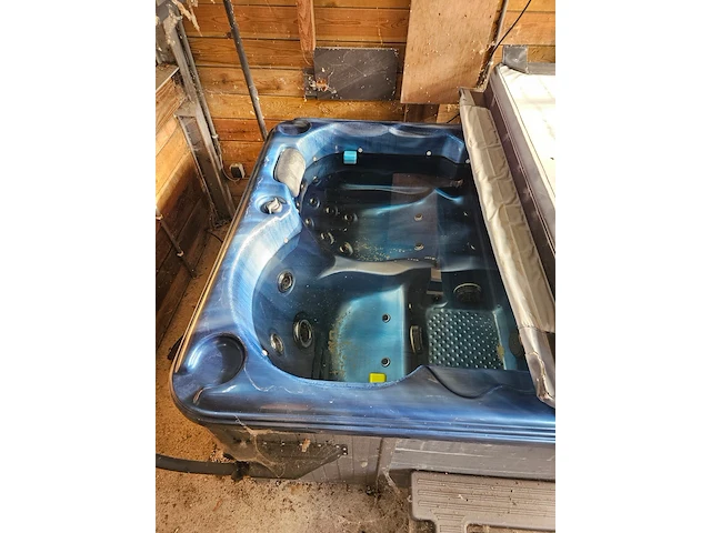 Jacuzzi - afbeelding 4 van  5
