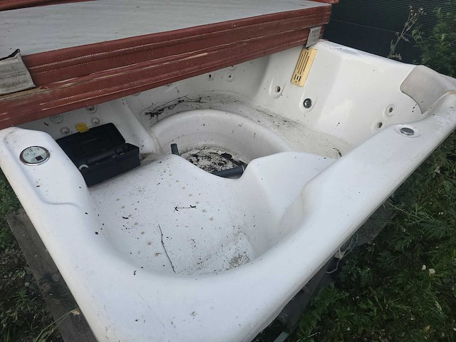 Jacuzzi - afbeelding 4 van  4