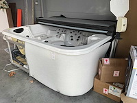 Jacuzzi - afbeelding 3 van  9