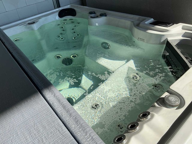 Jacuzzi - afbeelding 3 van  4